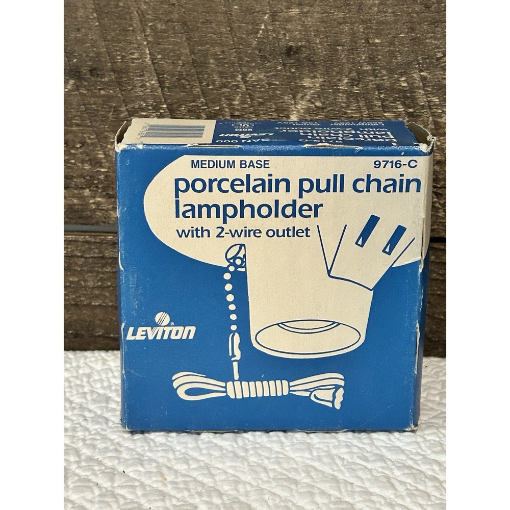Vintage Leviton 29816-C Porcelain Pull Chain Lampholder Top‎ Wired NOS